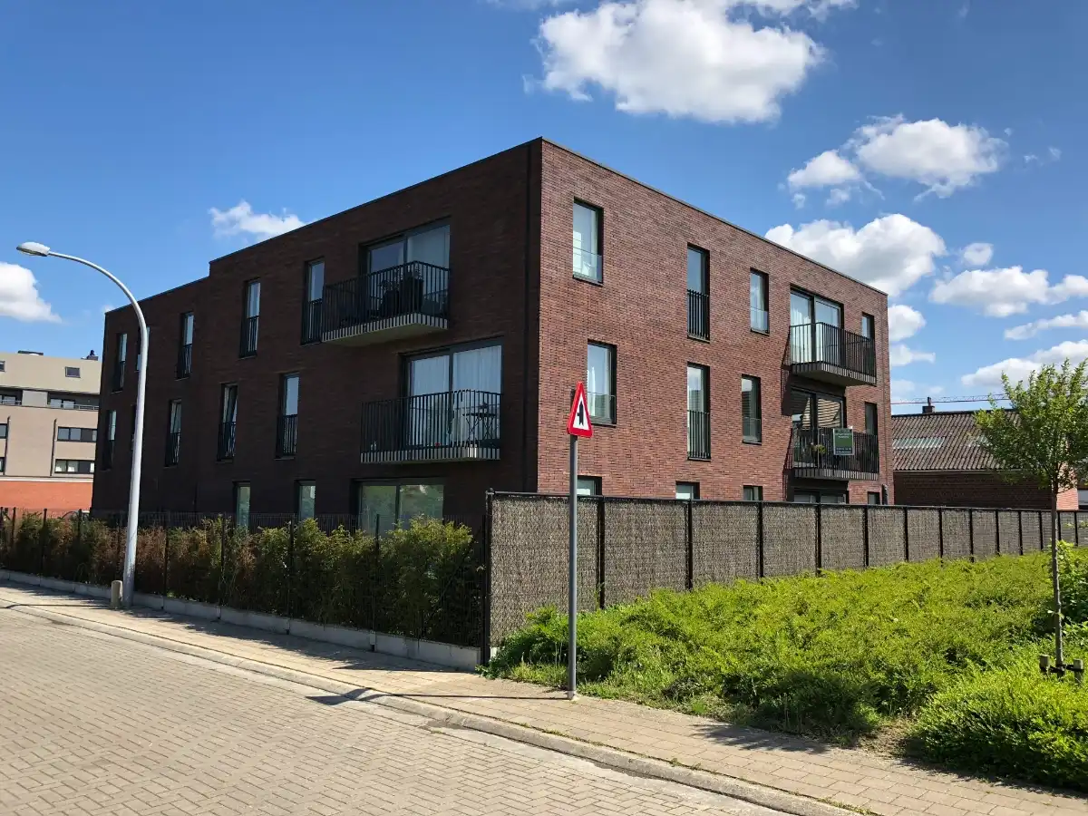 modern 2-slaapkamer appartement + autostandplaats foto {{pictureIndex}}