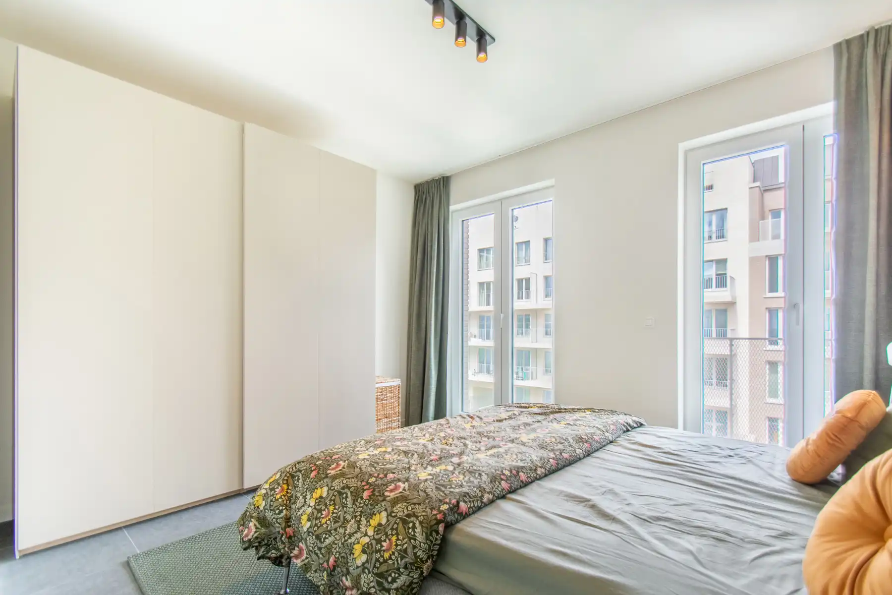 Prachtig gemeubeld 2- kamer appartement met groot terras foto 11