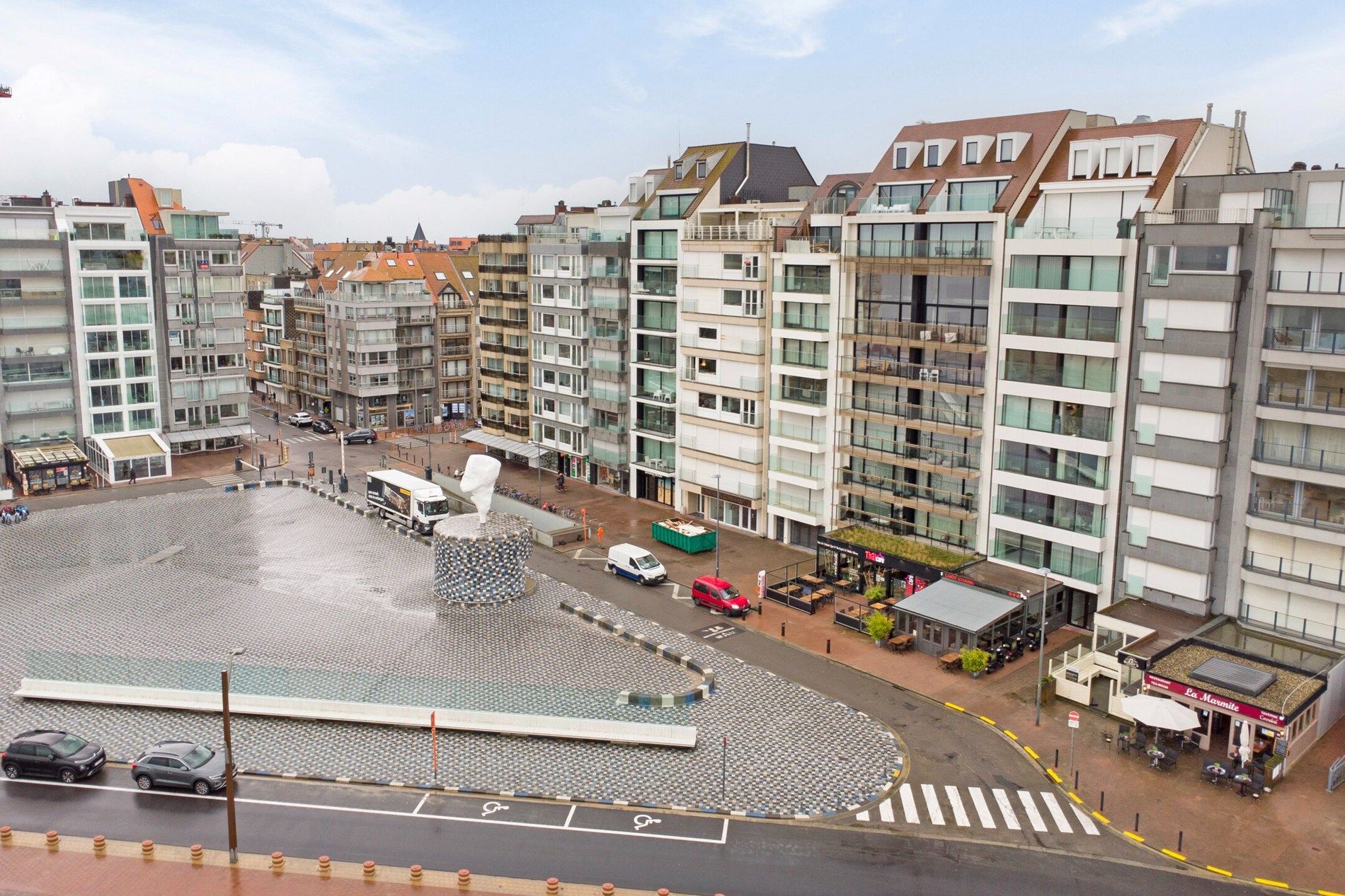 Gezellig één slaapkamer appartement met frontaal zeezicht gelegen op het Rubensplein te Knokke. foto 25