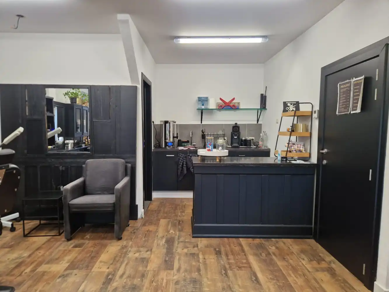 Handelsgelijkvloers (46 m²) te huur op toplocatie in Rekem foto 6