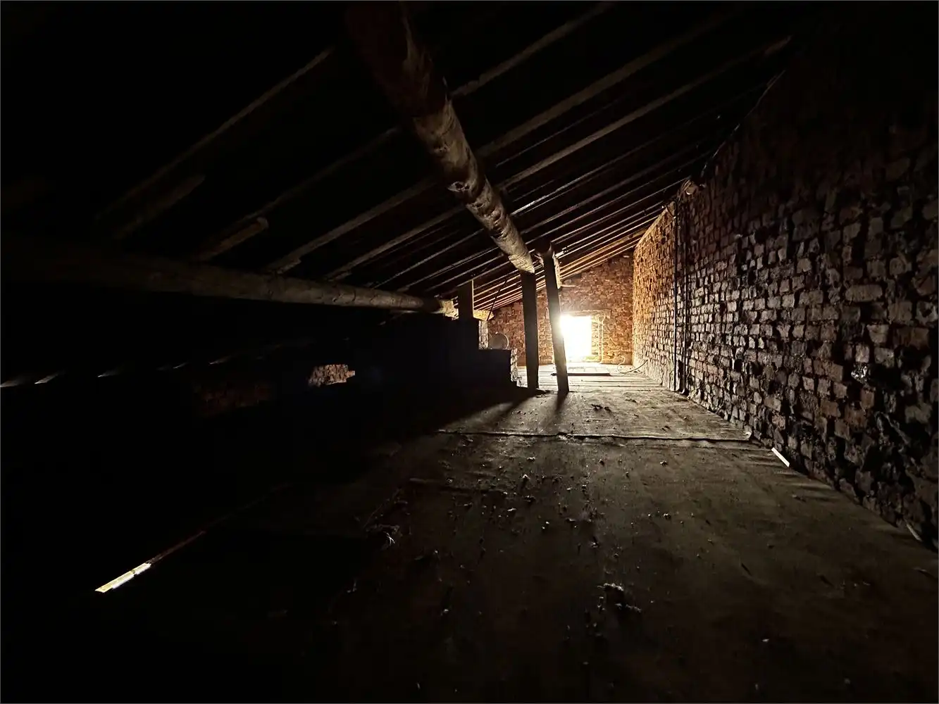 Te renoveren handelshuis met woonst foto 27