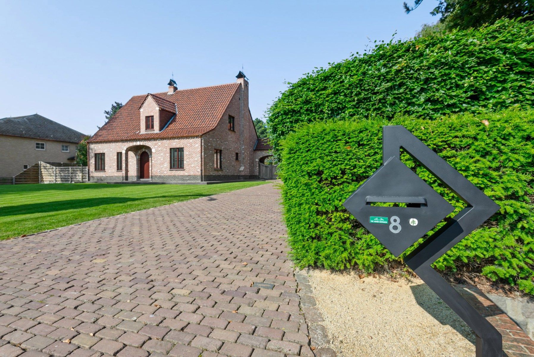 Ruime villa met 5slk en verwarmd zwembad op 2450m² foto 39