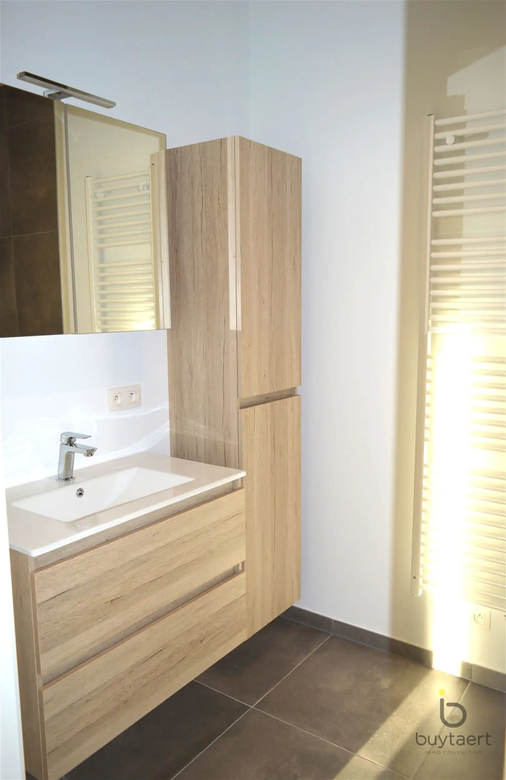 Nieuwbouw appartement met ruim terras en parking te Zoersel. foto 23