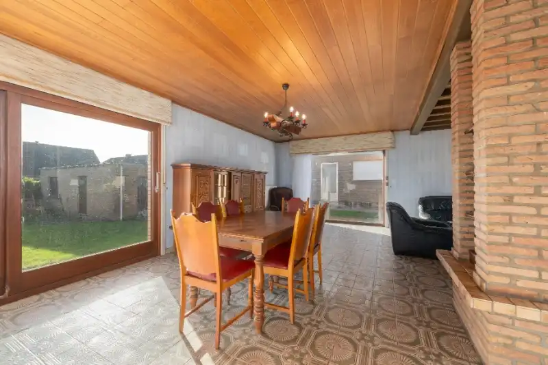 Goed gelegen ruime woning 3 slaapkamers op 671m²! foto 8