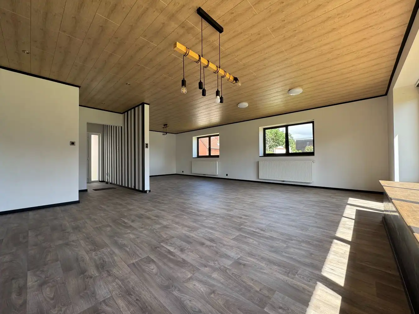 Ruime en lichtrijke vrijstaande woning foto 4