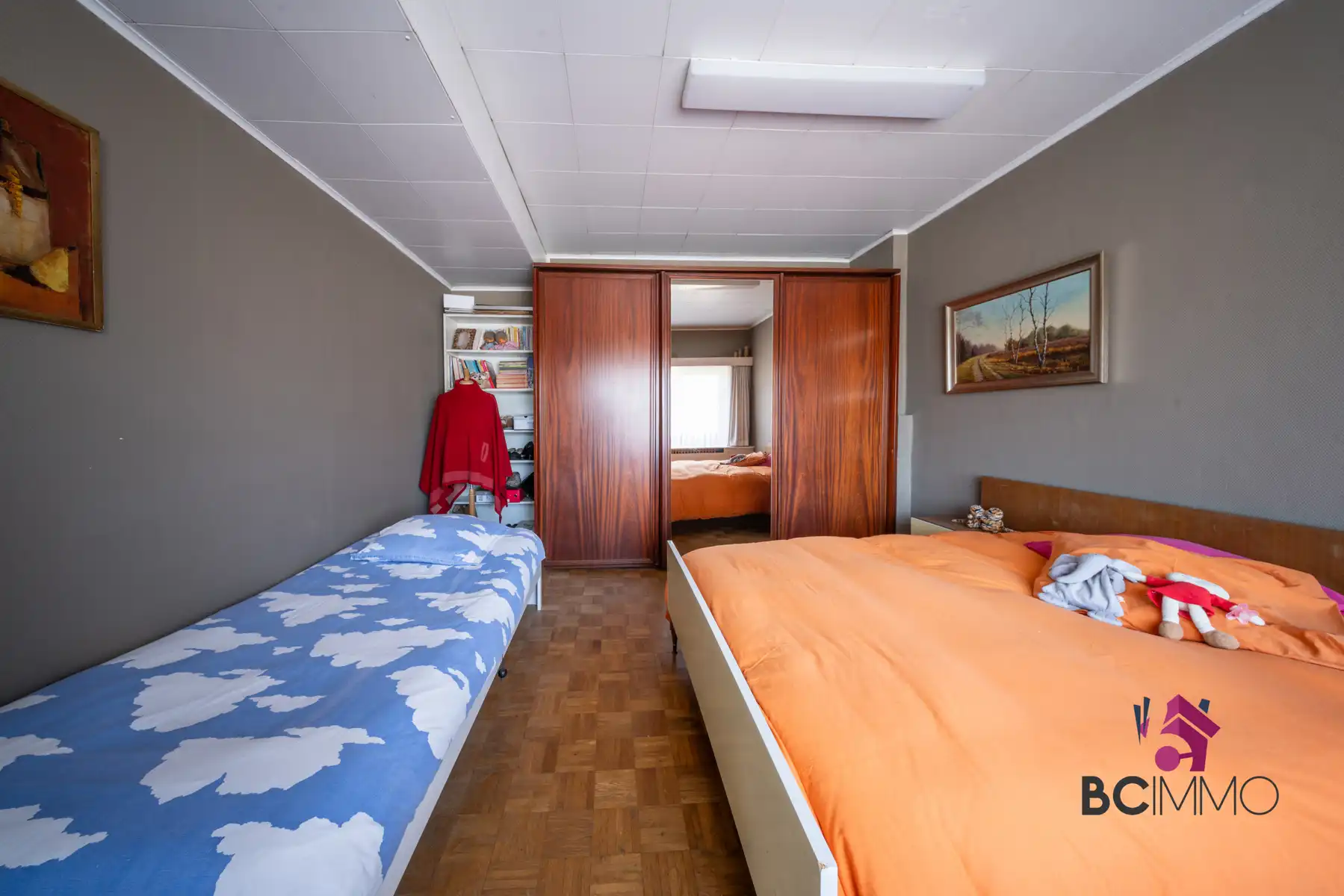 Ruime woning met praktijkruimte en 6 slaapkamers te Genk foto 18