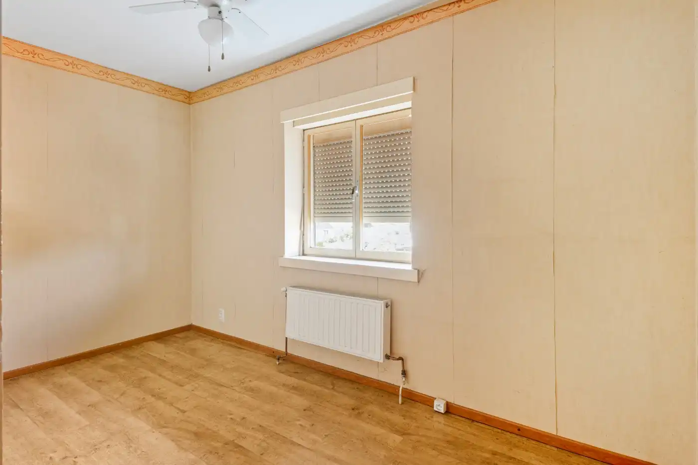 Te renoveren woning met 3 slpk., garage en tuin foto 14