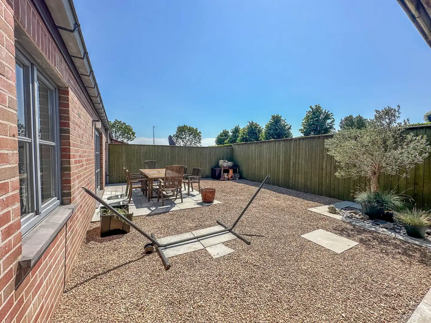 Verzorgde vakantiewoning met onderhoudsvriendelijke tuin en parking. foto 13