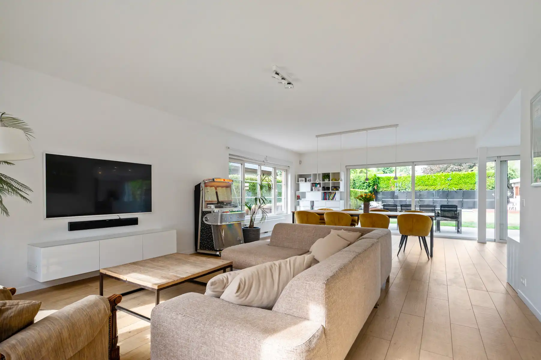 Volledig vernieuwde energiezuinige villa met buitenzwembad foto 10