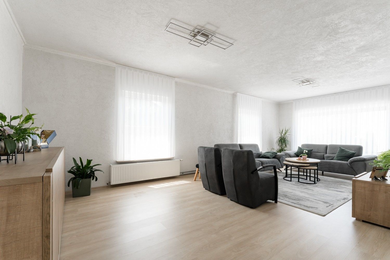 Vrijstaande ruime woning op toplocatie in Lommel! foto 4