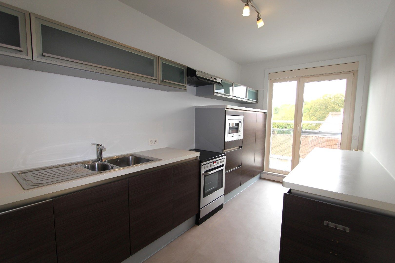 GERENOVEERD DAKAPPARTEMENT MET 2 TERRASSEN foto 4