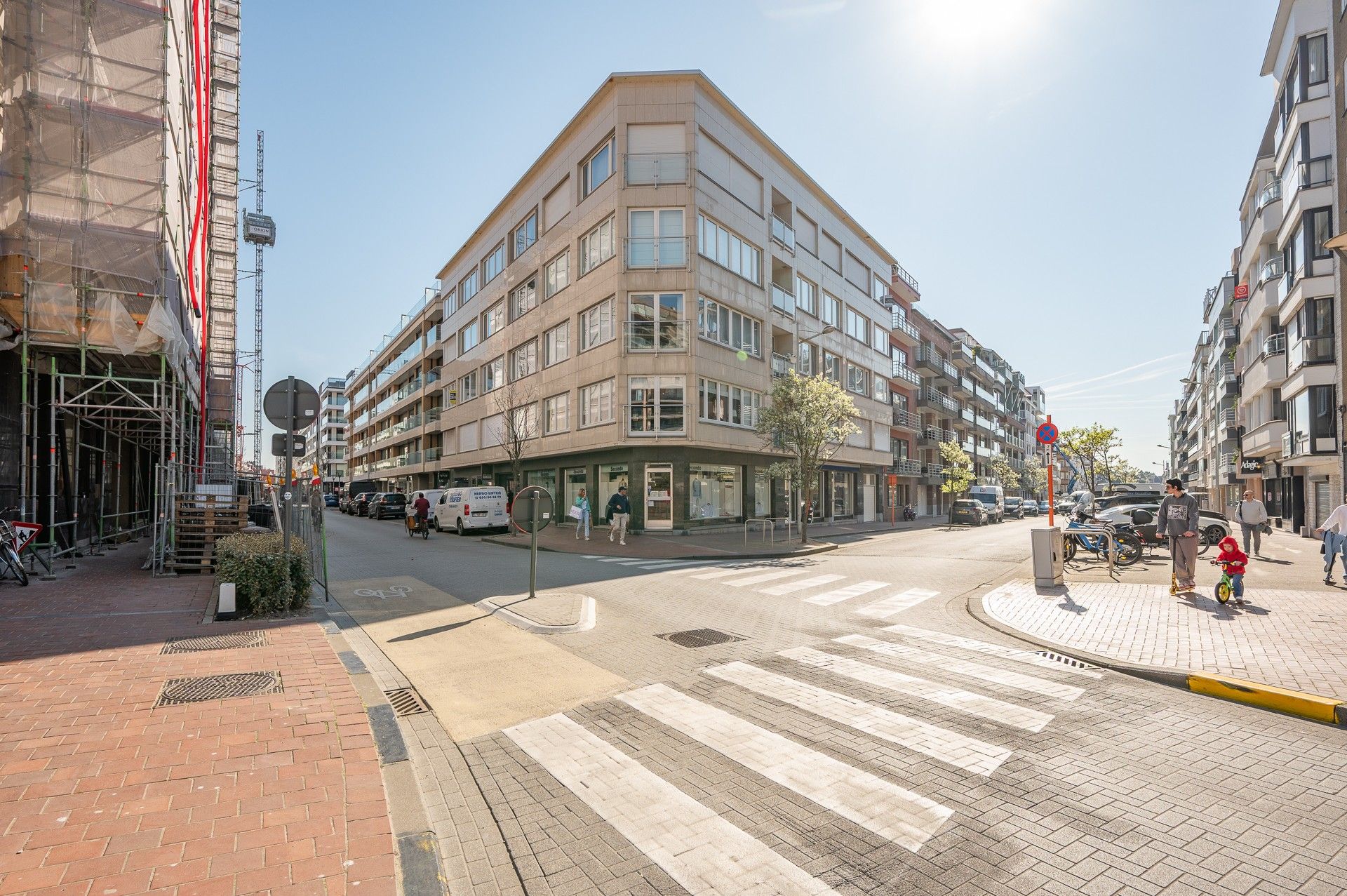 Stijlvol gerenoveerd appartement op topligging in Knokke foto 15
