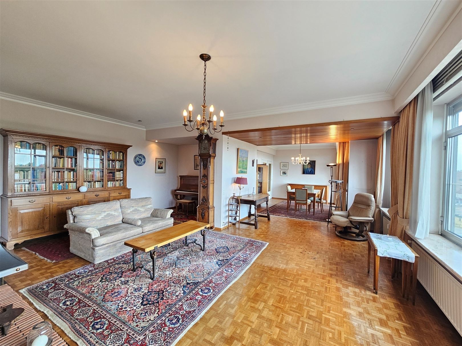 Hoofdfoto van de publicatie: Ruim appartement met 4slpks, terras en garagebox