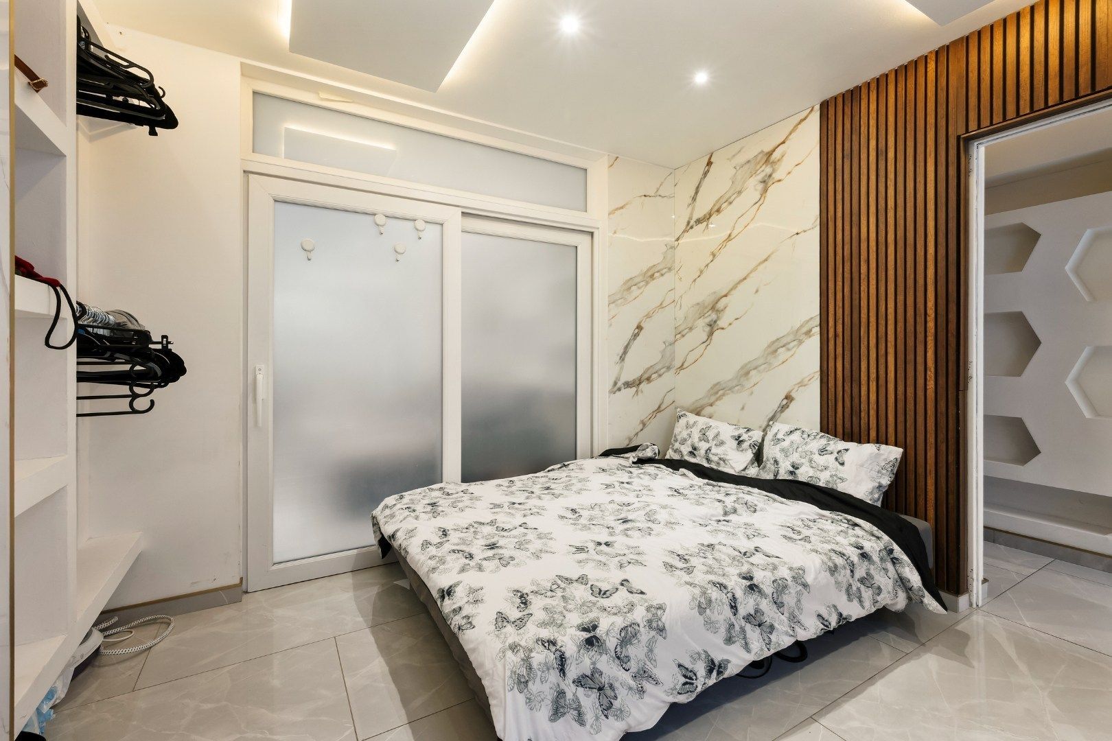 Gerenoveerde, energiezuinige woning met 4 slaapkamers, 2 badkamers en stadstuin in Menen foto 8