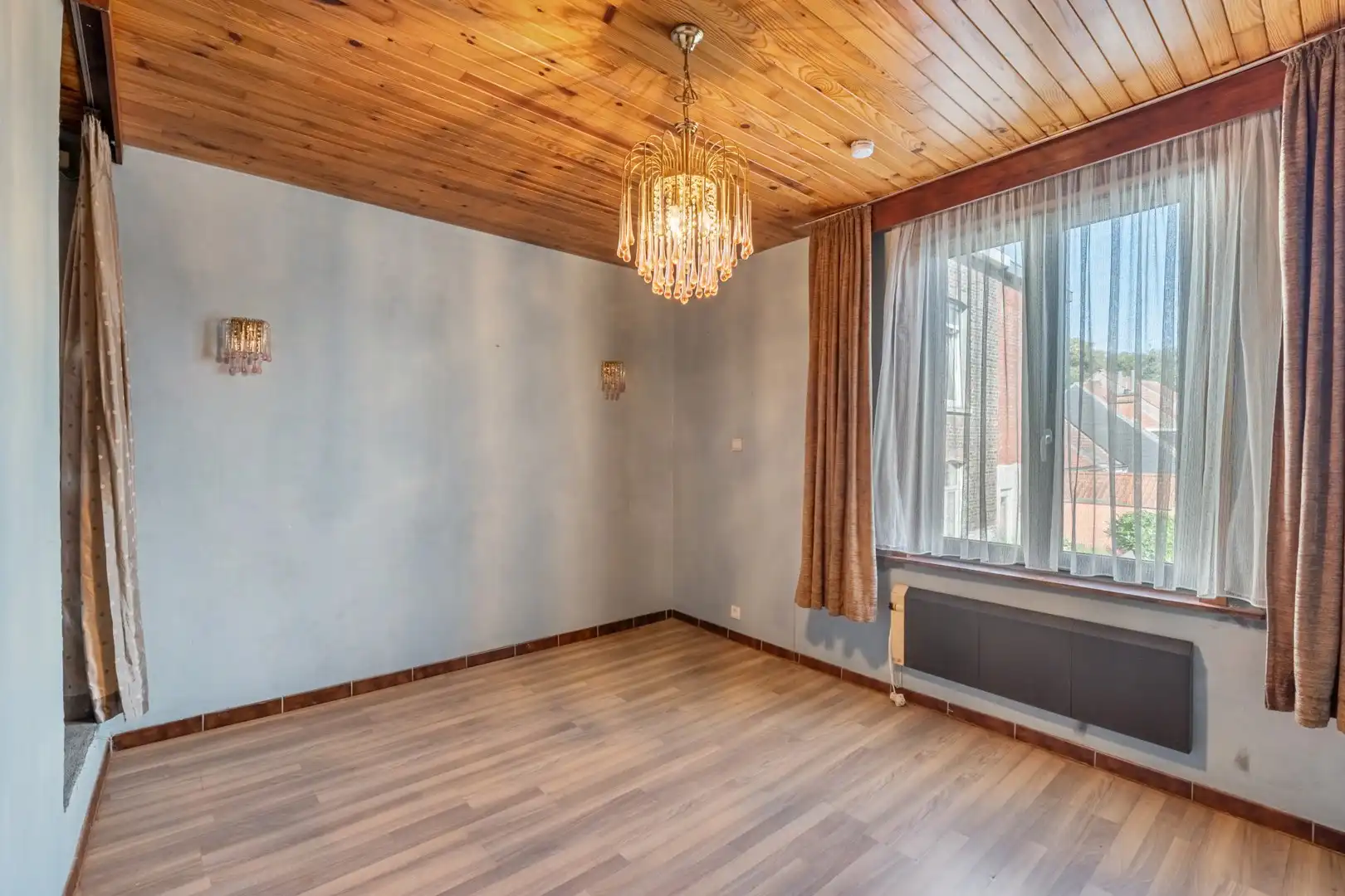 Rijwoning met veel potentieel en authentieke elementen te Evere foto 11