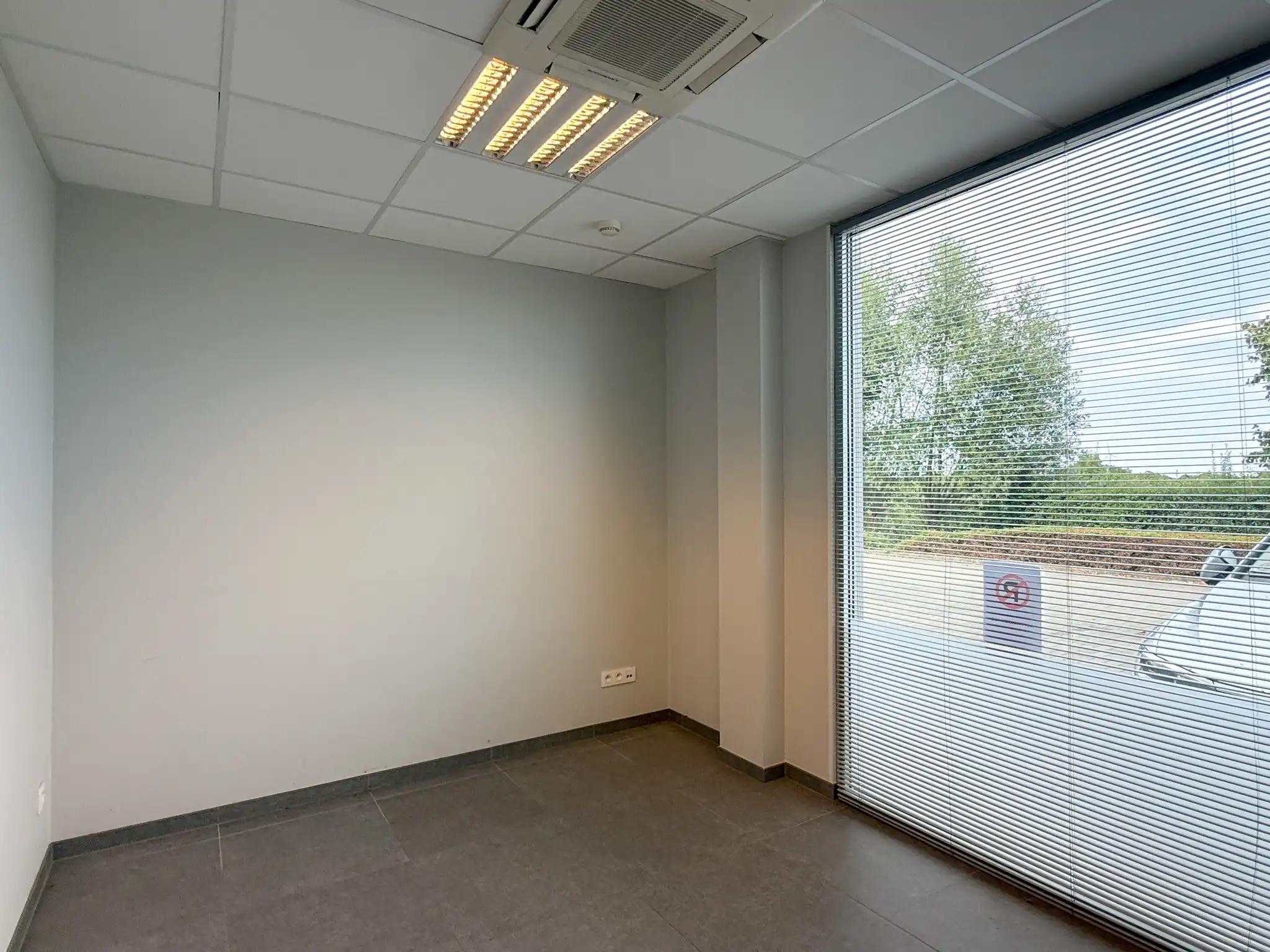 Veelzijdig bedrijfsgebouw met tal van mogelijkheden op een strategische locatie foto 4
