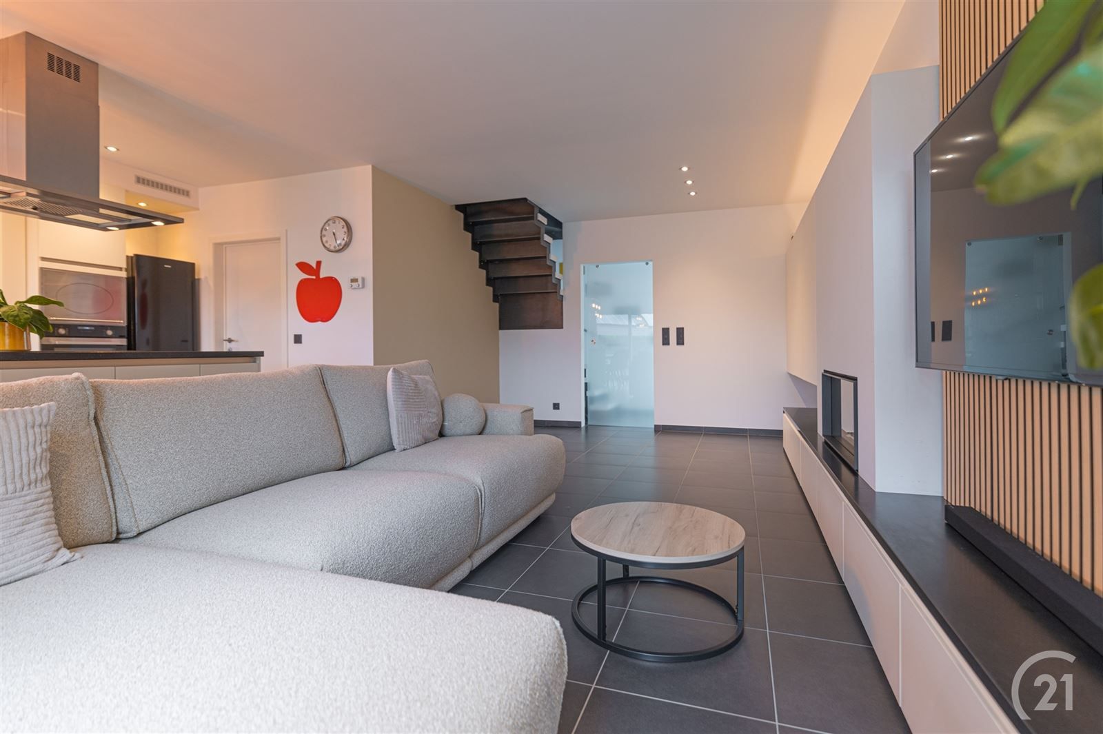Moderne,  luxueuse  3 gevelwoning met tuin en carport op 3 are 77 foto 6