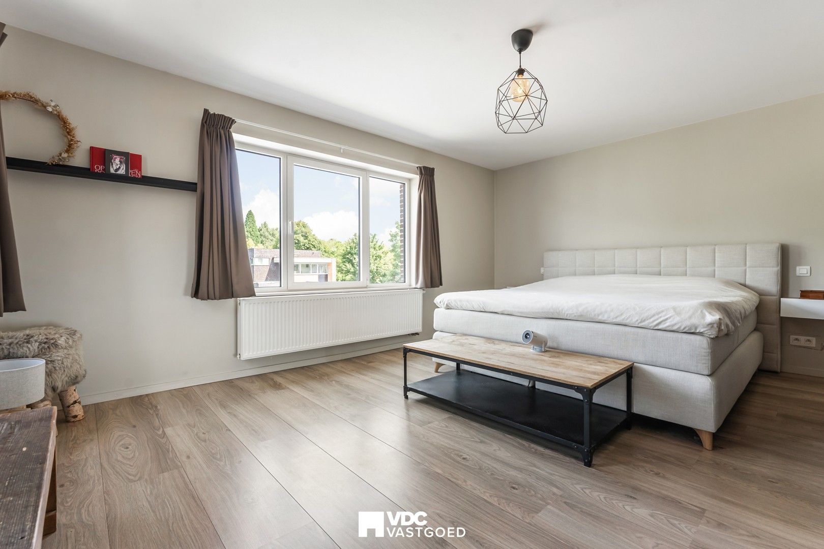 Energiezuinige woning met 5 slaapkamers, 20 zonnepanelen, garage en zuidgerichte tuin aan natuurreservaat Kevie foto 11