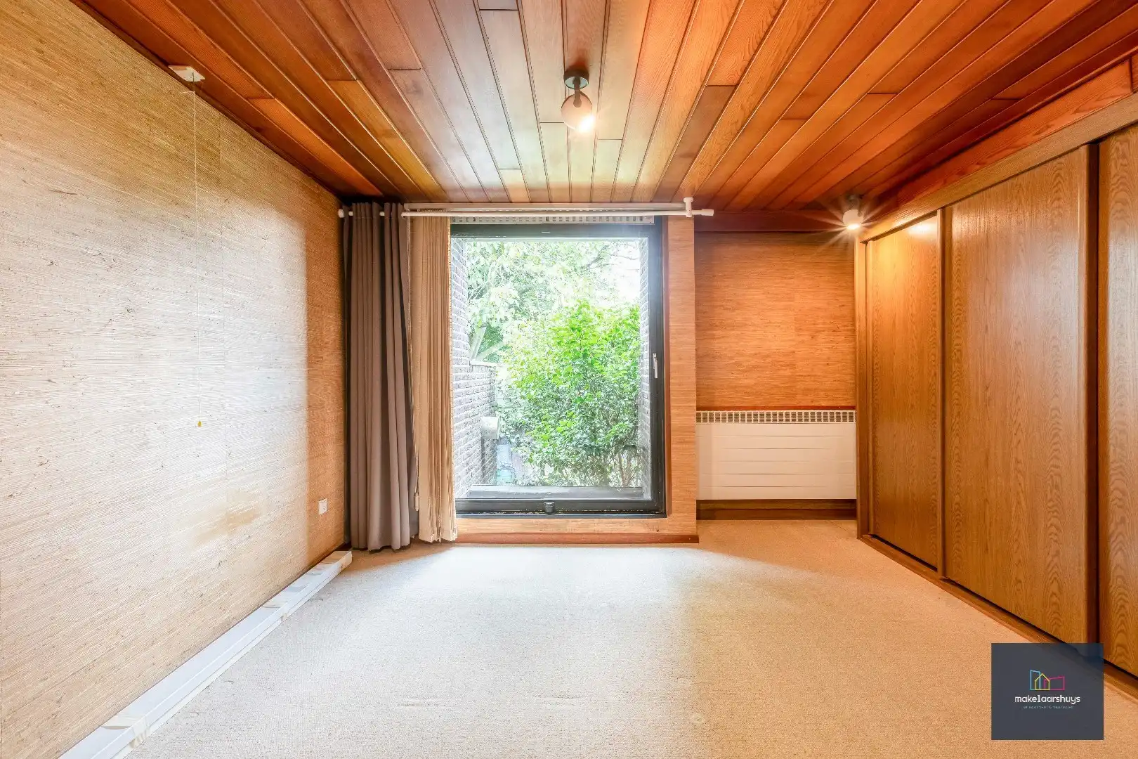 Architecturale woning op een rustige ligging foto 15