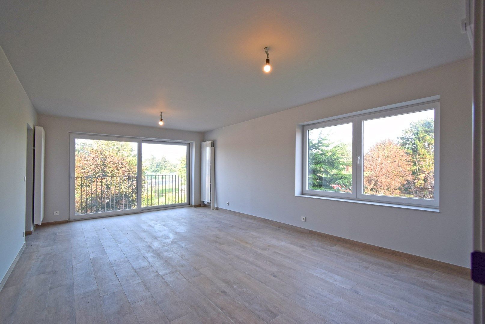 VOLLEDIG GERENOVEERD APPARTEMENT MET GARAGE foto 3