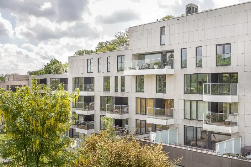 App. met 3 slpks, riant terras + autostaanplaats foto 14