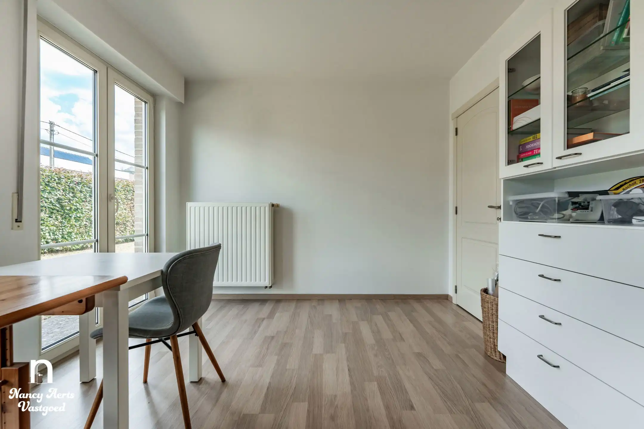 Ruime instapklare woning met prachtige tuin en 4 slaapkamers foto 11