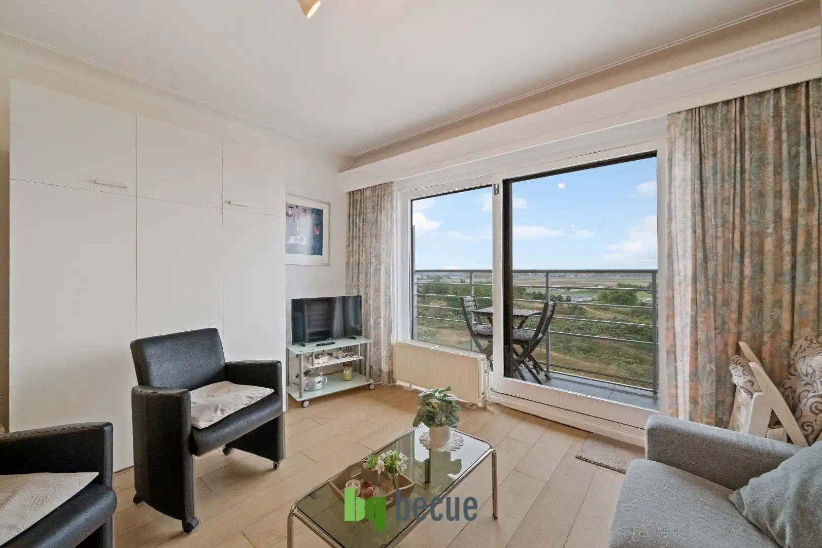 Studio aan zee met duinzicht en EPC A in residentie met zwembad! foto {{pictureIndex}}