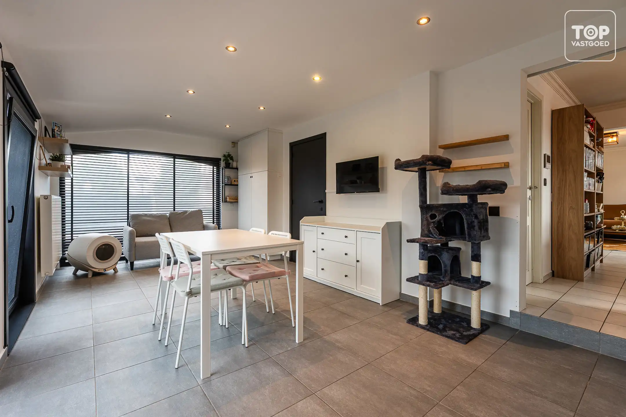 Alleenstaande woning met 4 slaapkamers en zwembad foto 7