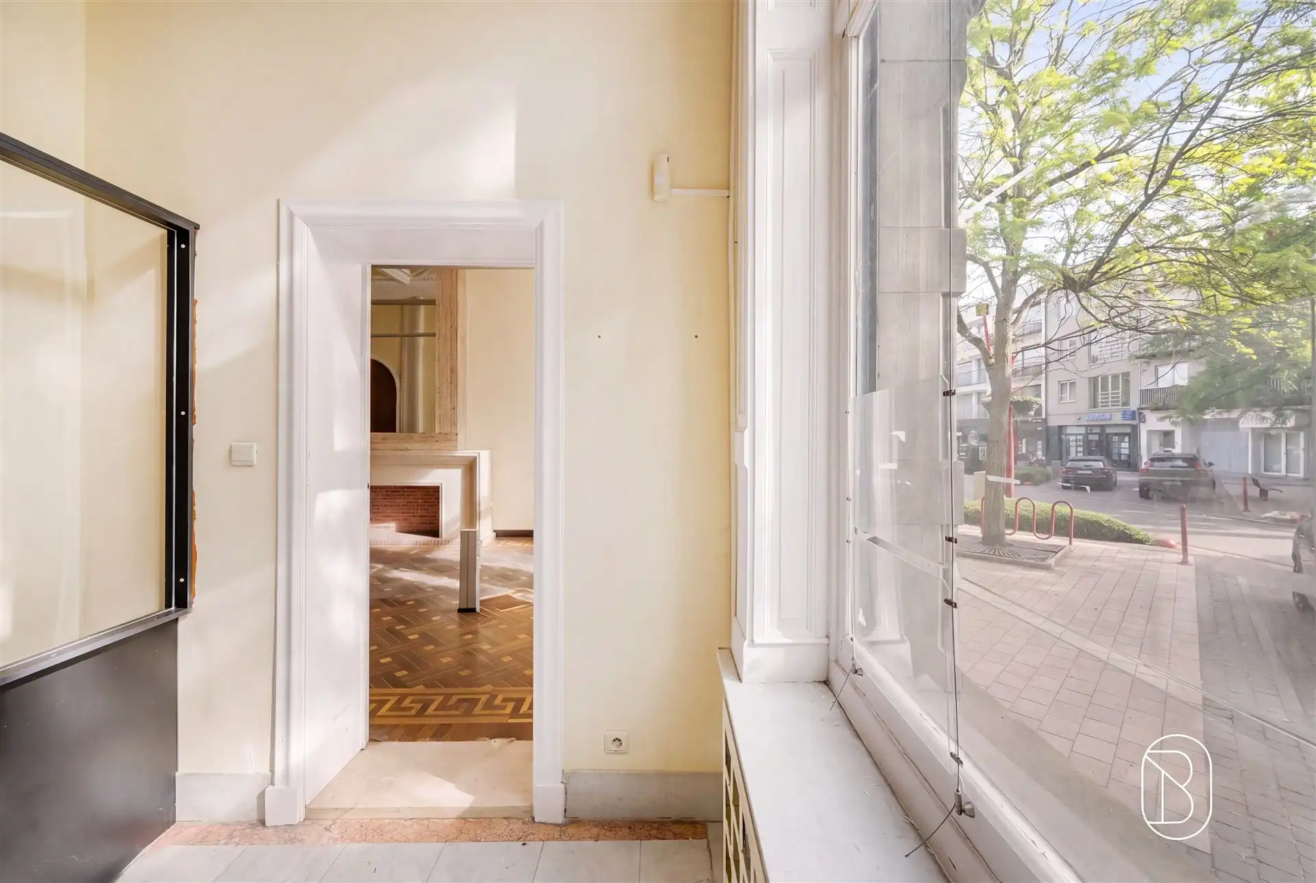 Authentieke herenwoning (6 appartementen, kantoor, parking) foto 16