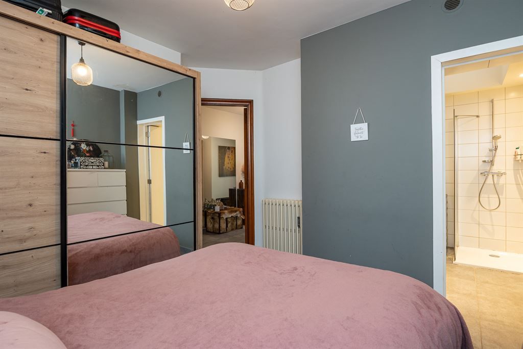 Gelijkvloers appartement met groene tuin foto 12