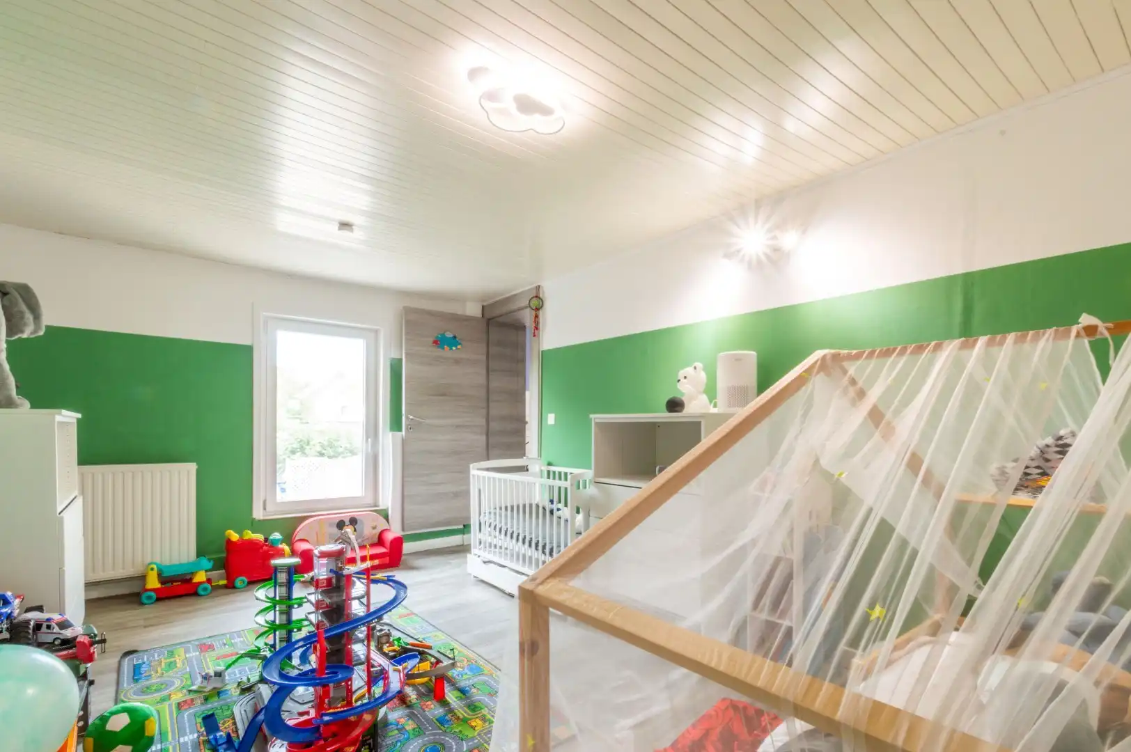 RUIME WONING MET 2-4 SLAAPKAMERS, GARAGE & TUIN ! foto 14