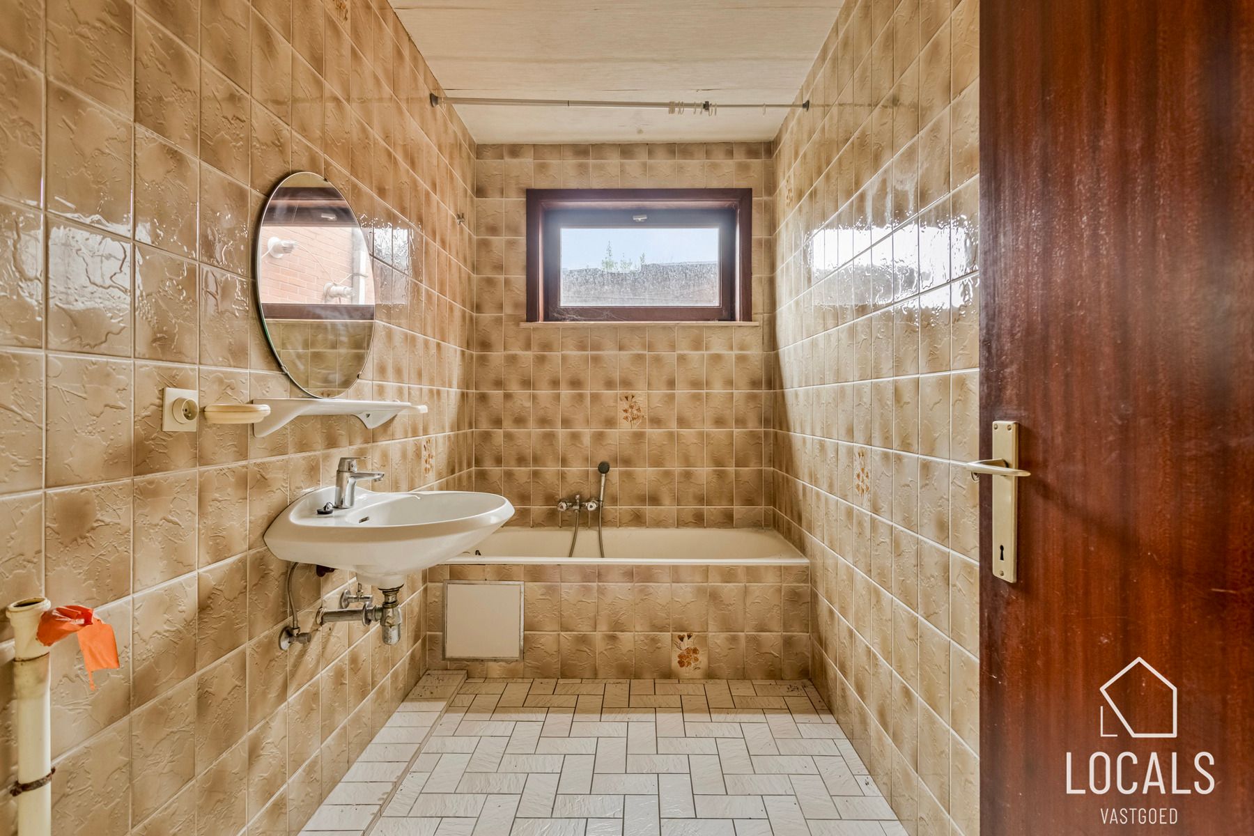 Huis ingericht als 3 appartementen te Denderleeuw foto 8