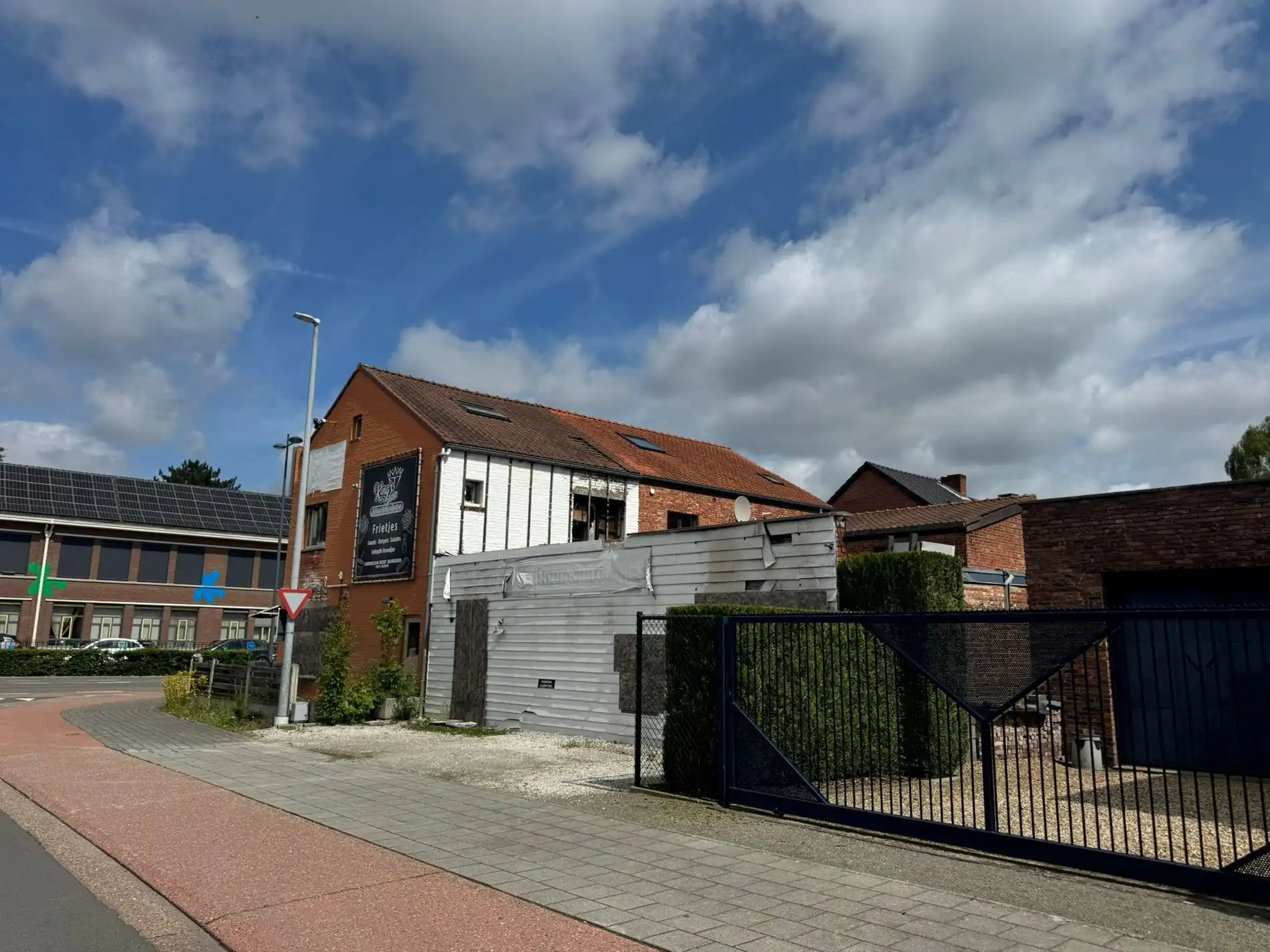 Pand met renovatie- en/of projectpotentieel op topligging in Genk foto 3