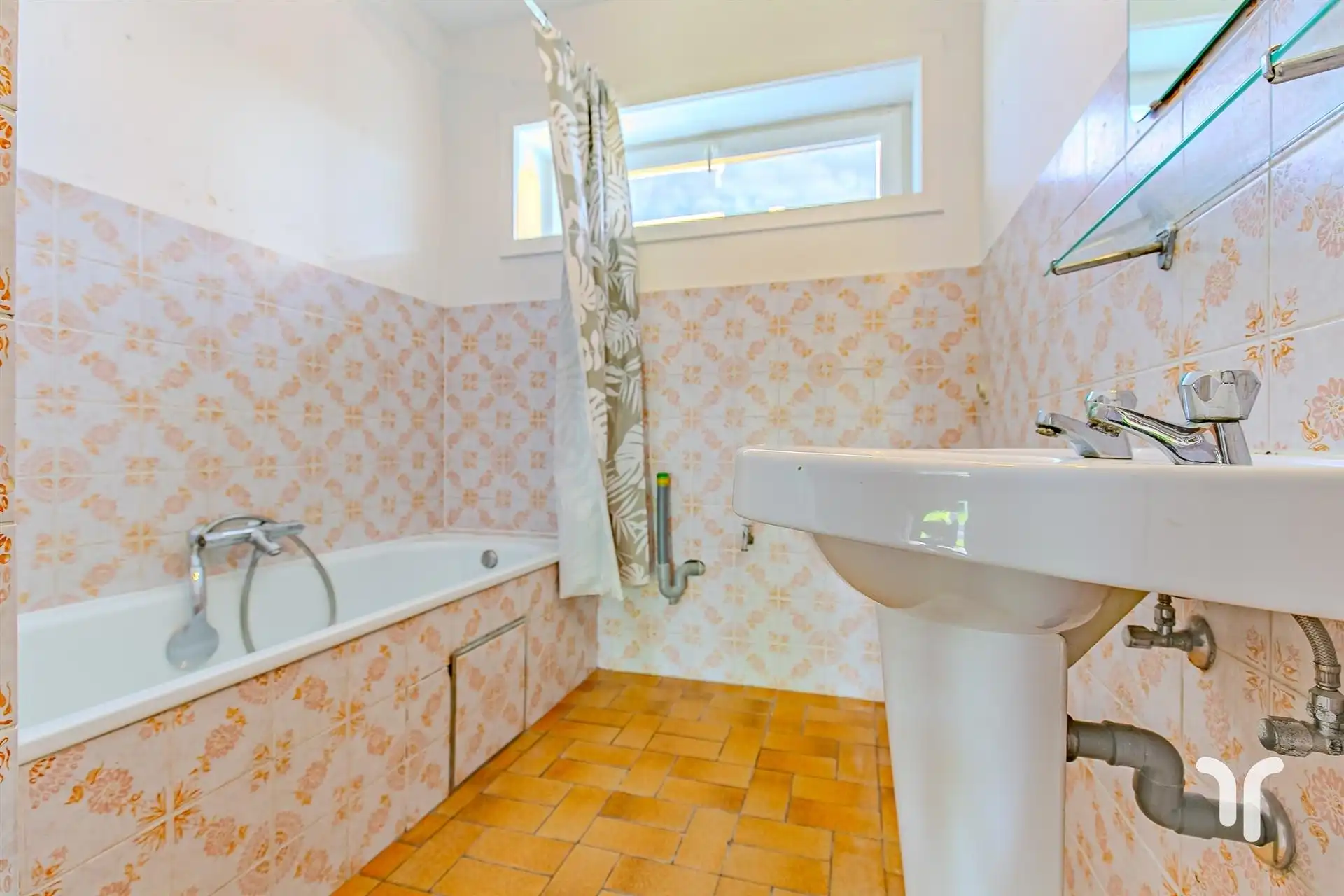 Ruim instapklaar appartement, met dubbele garage en 2 slaapkamers te Kortemark. foto 5