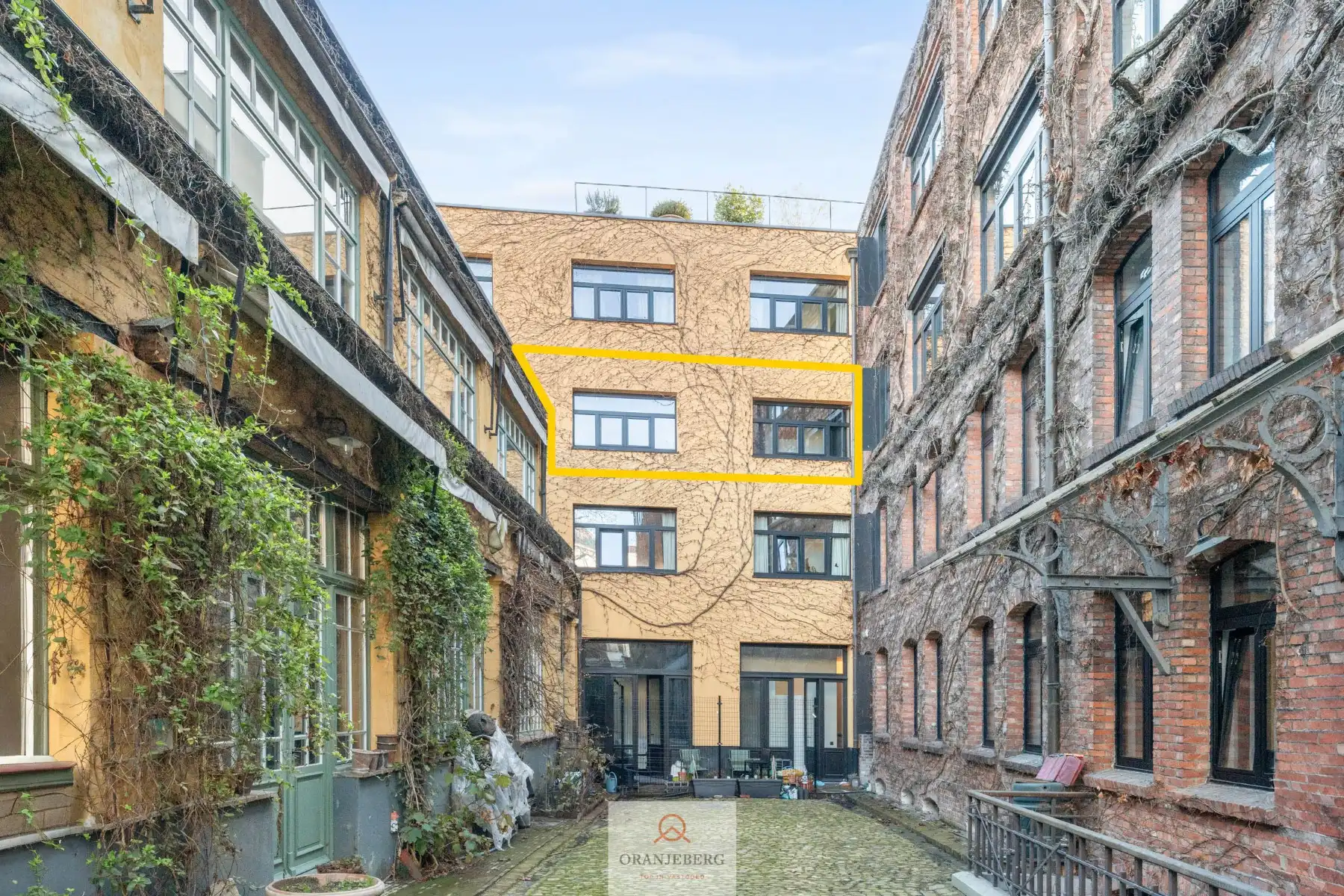 Uniek appartement in historisch gebouw foto 13