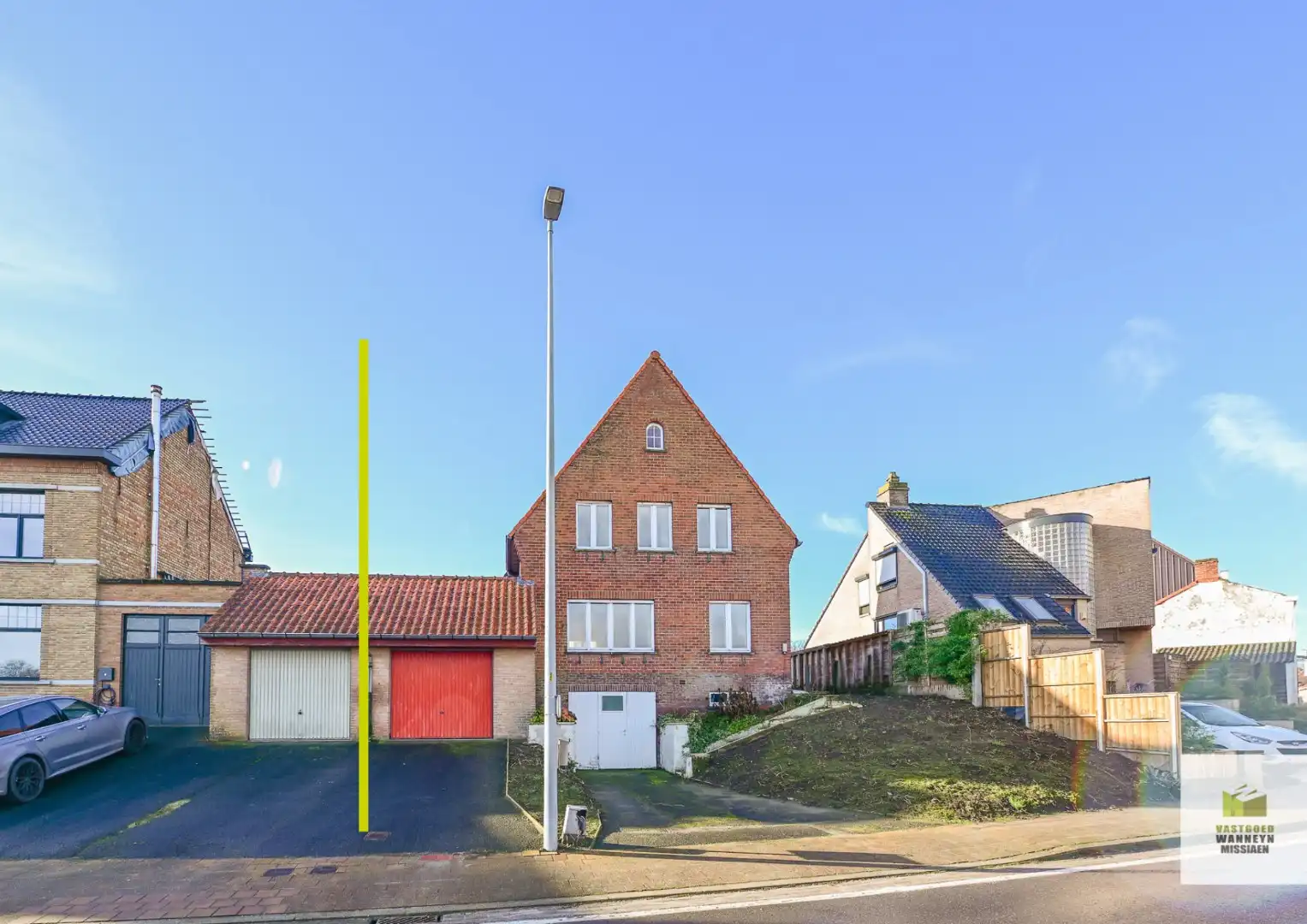 Karaktervolle woning met 3 slpks, 2 garages én zicht over het water  foto 2