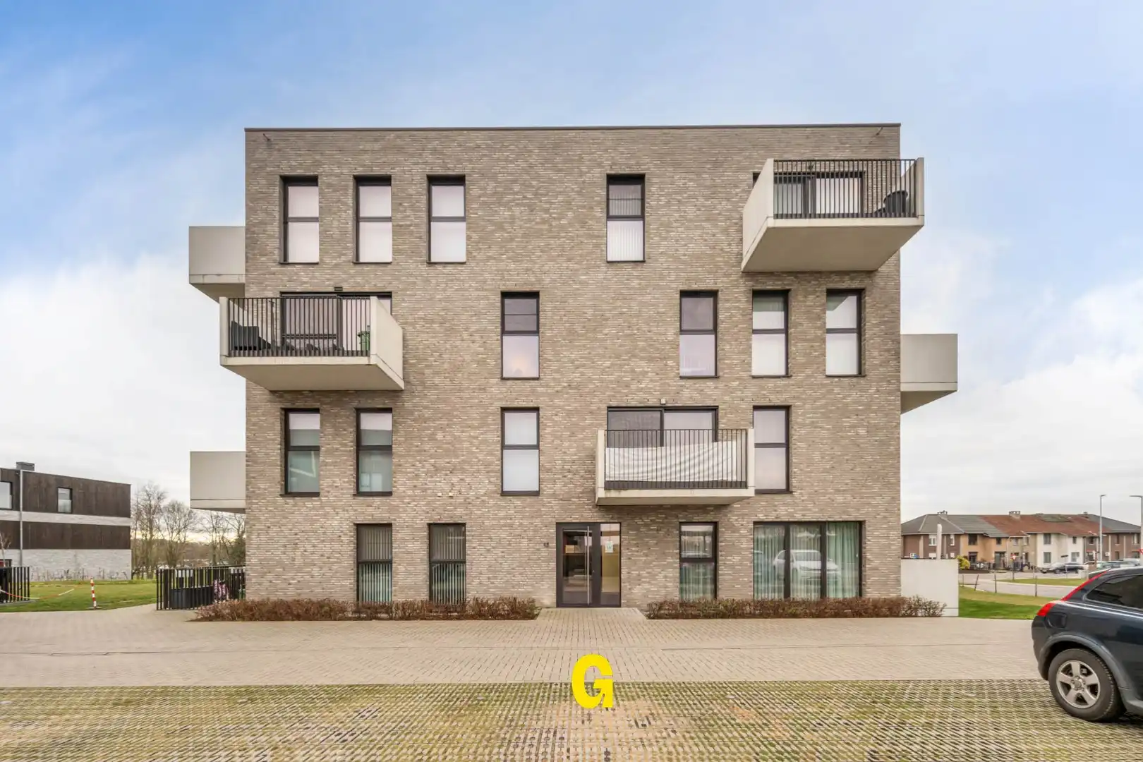 Recent energiezuinig 1-slaapkamer appartement met terras, standplaats en berging, vlak bij het centrum van Tongeren foto 2