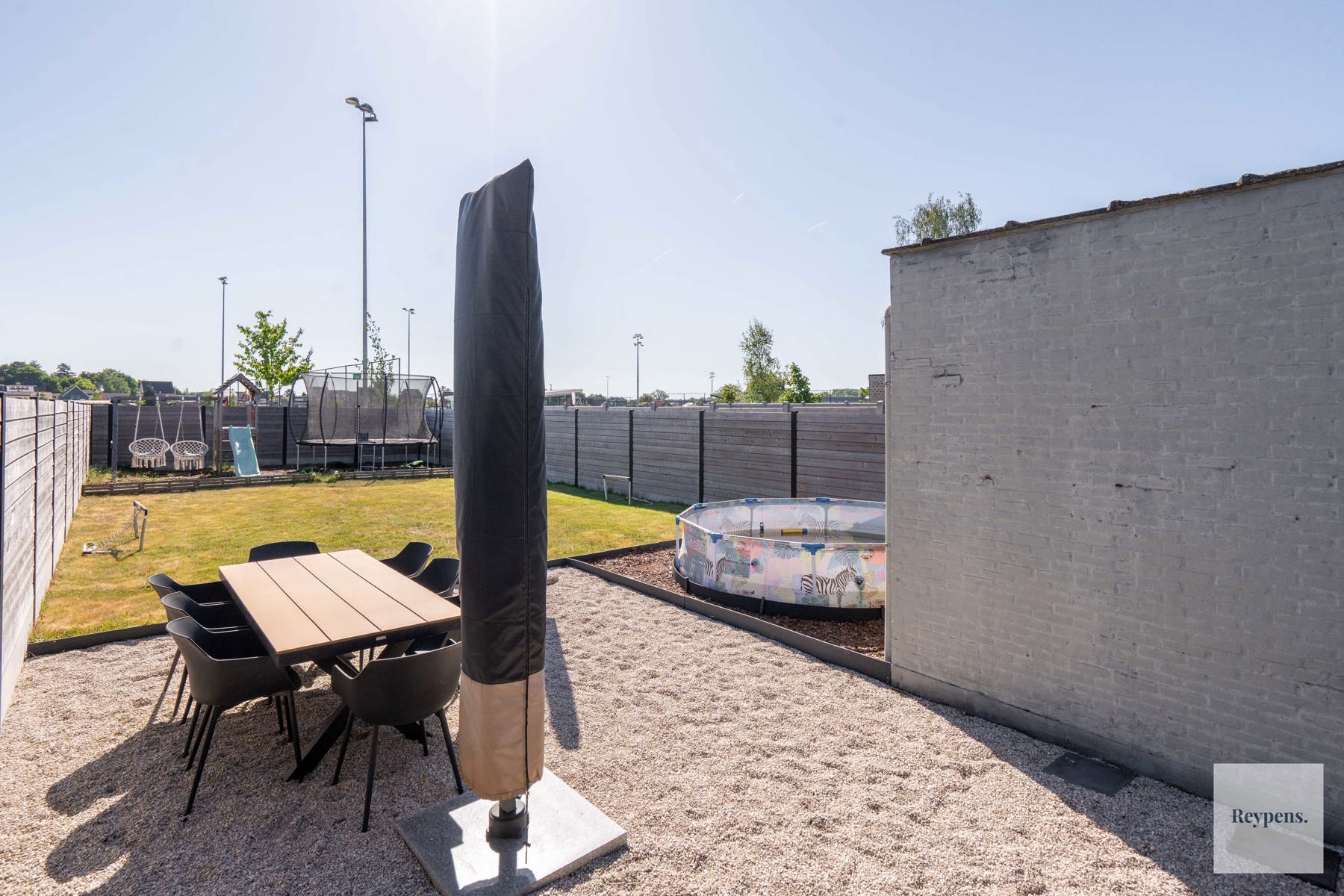 Instapklare woning met grote zonnige tuin op toplocatie! foto 18