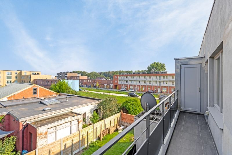 INSTAPKLAAR APPARTEMENT MET PRIVATE GARAGE IN EEN KLEINE RESIDENTIE foto 16