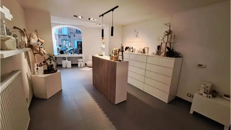 Instapklare handelruimte te huur in de Moerkerkse Steenweg in Sint-Kruis Brugge foto 3