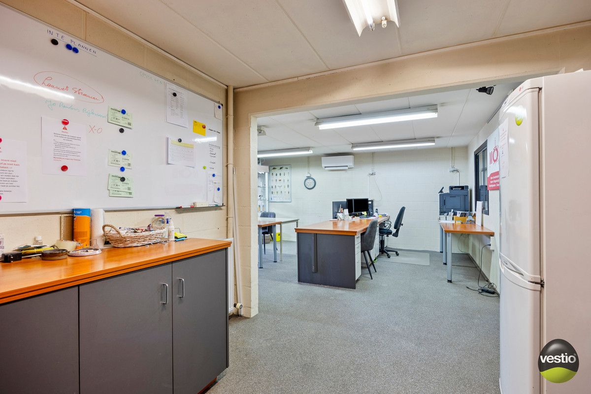 MULTIFUNCTIONEEL HANDELSPAND MET CONCIERGESTUDIO OP 19A82CA TE BEVERST. foto 18