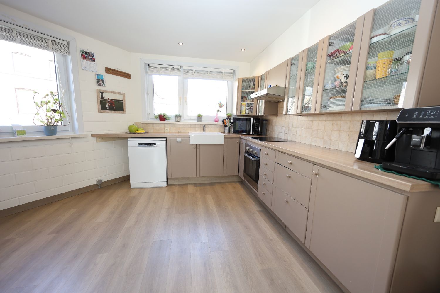 Woning op uitstekende locatie! foto 8