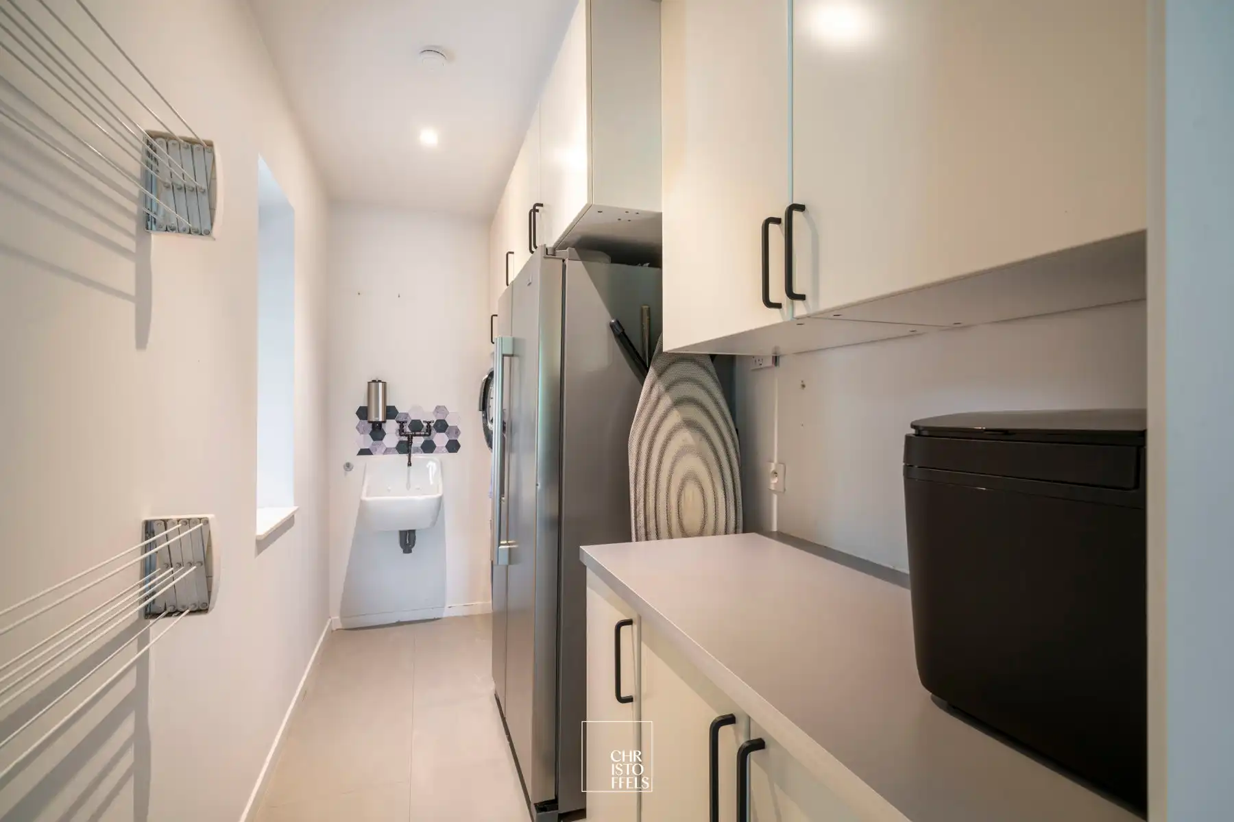 Eigentijdse gerenoveerde villa op een riant perceel van 1.986 m² foto 15