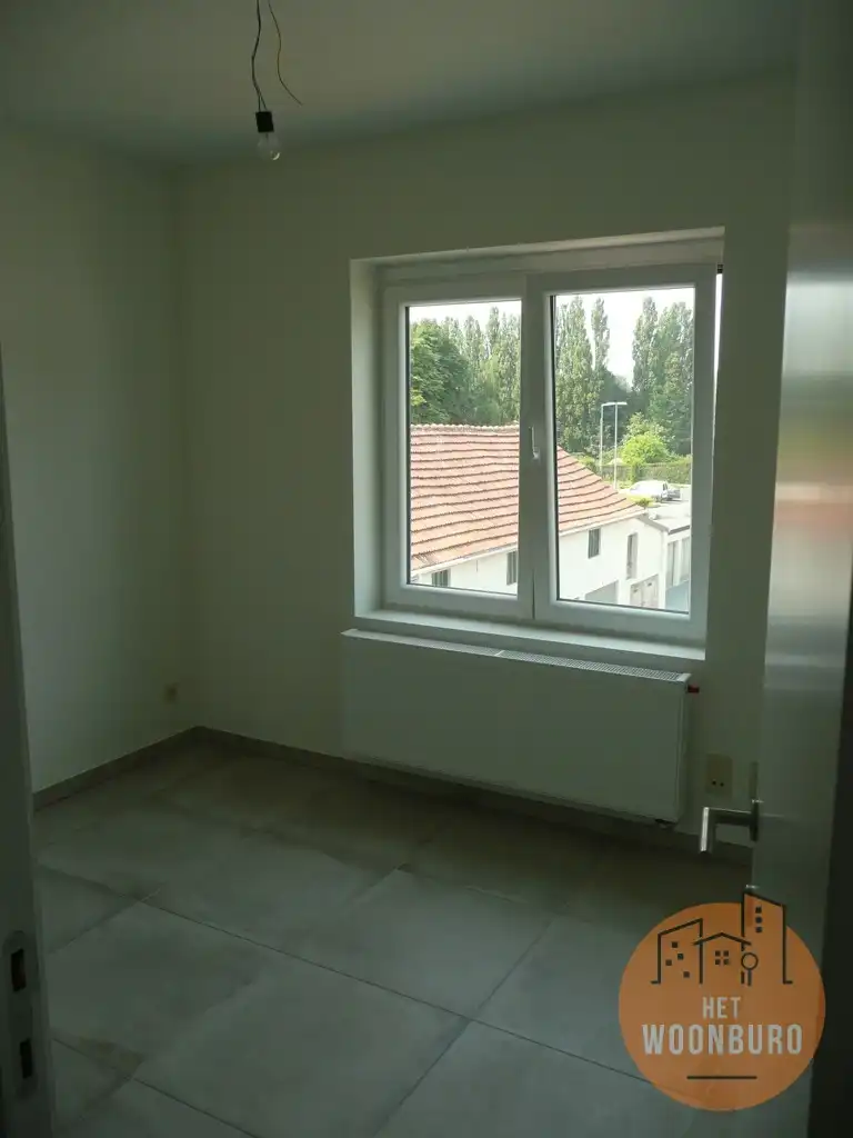 Appartement met 2 slpks, terras en autostaanplaats foto 7