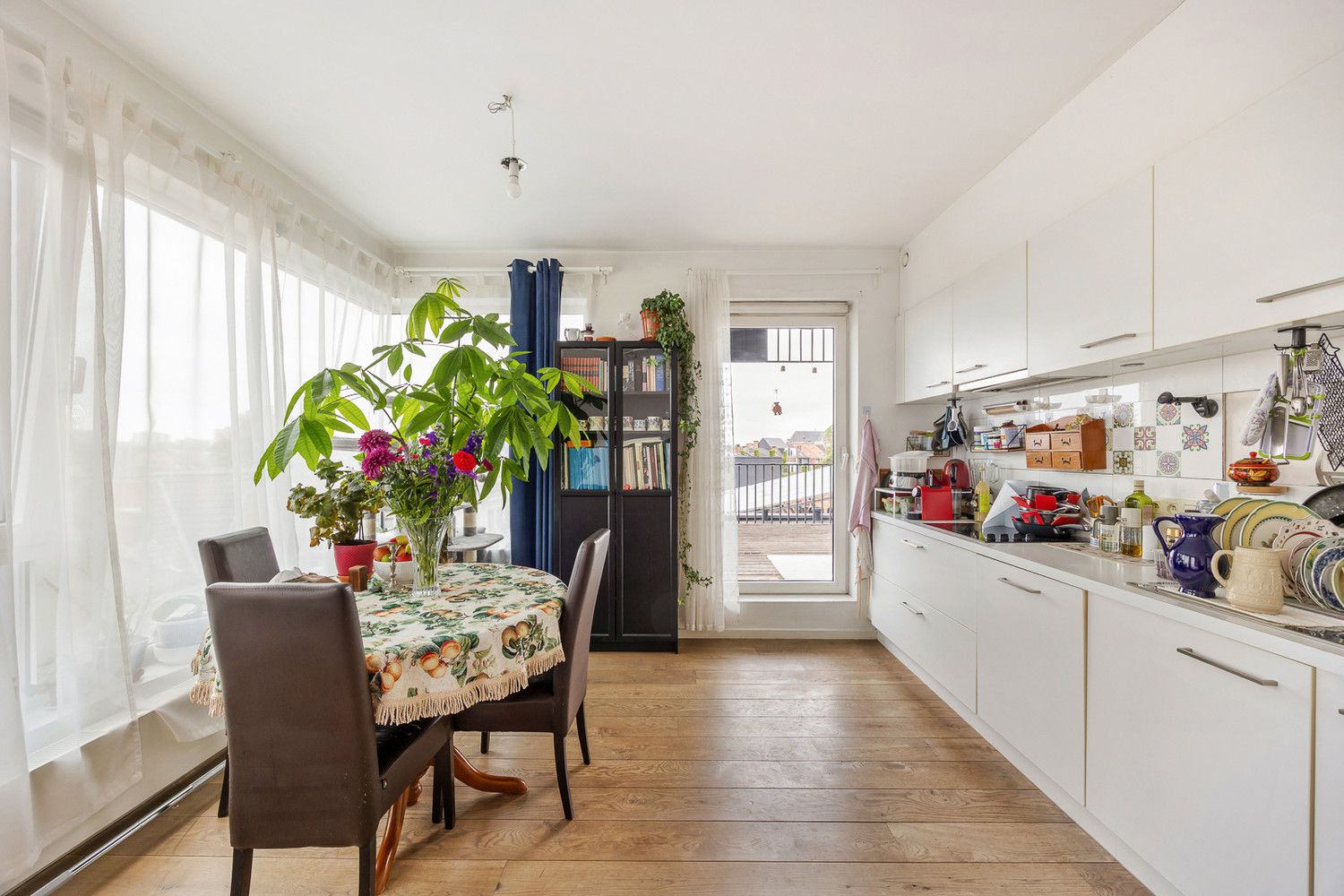 Energiezuinig (EPC A) en verhuurd 1slk-appartement met GIGA-terras van 28m² op toplocatie te Zurenborg foto 6