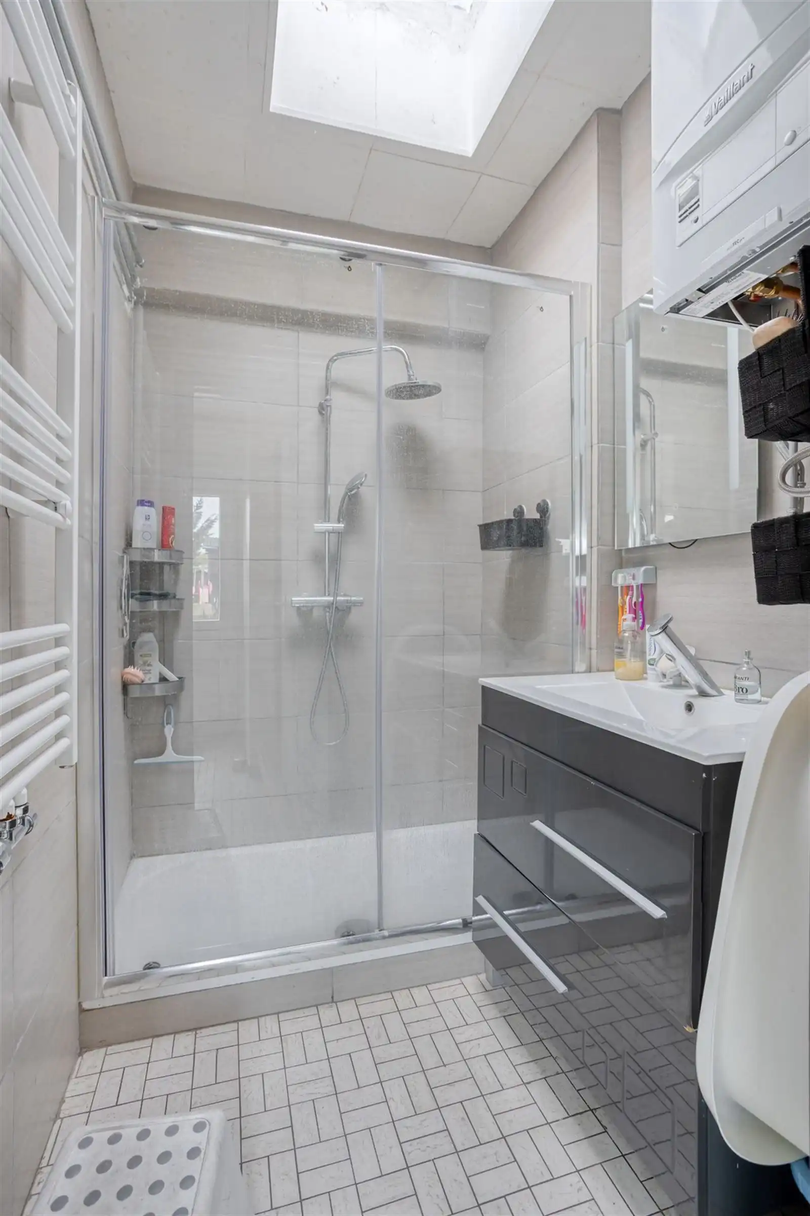 Instapklare woning met 4 slaapkamers en mooie tuin foto 10