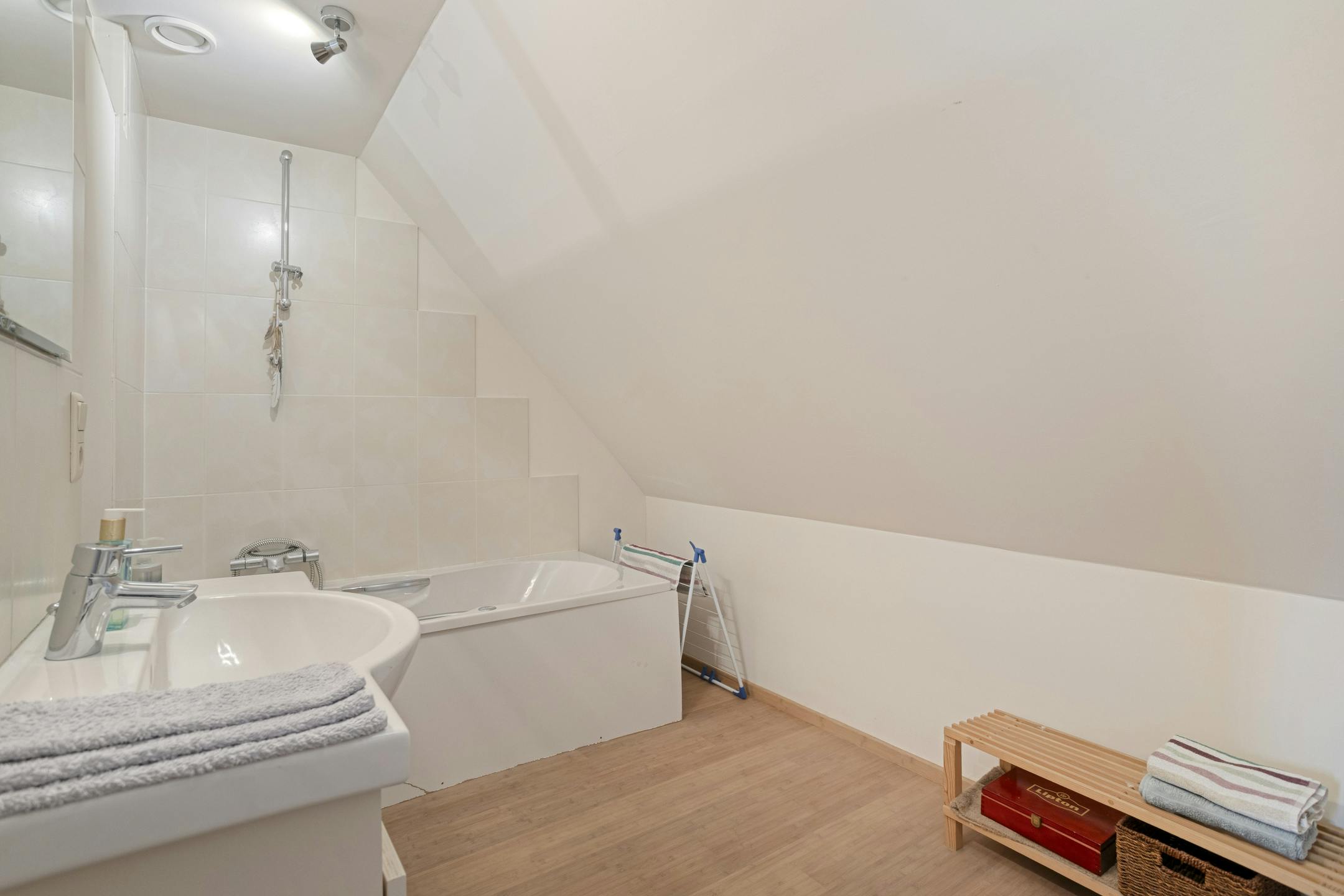 Energiezuinige woning met 3 slaapkamers, garage en tuin. foto 23