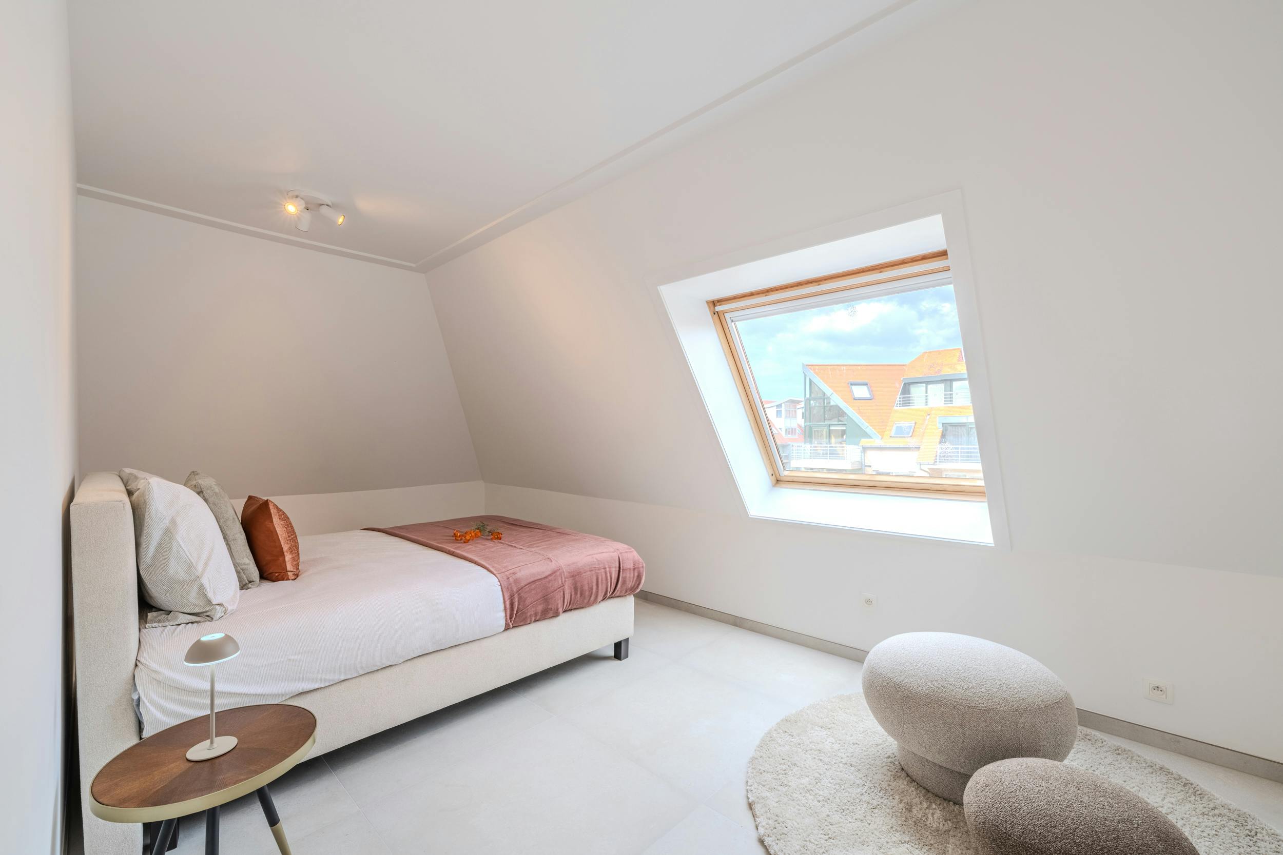 Prachtig gerenoveerd appartement met twee slaapkamers foto 6