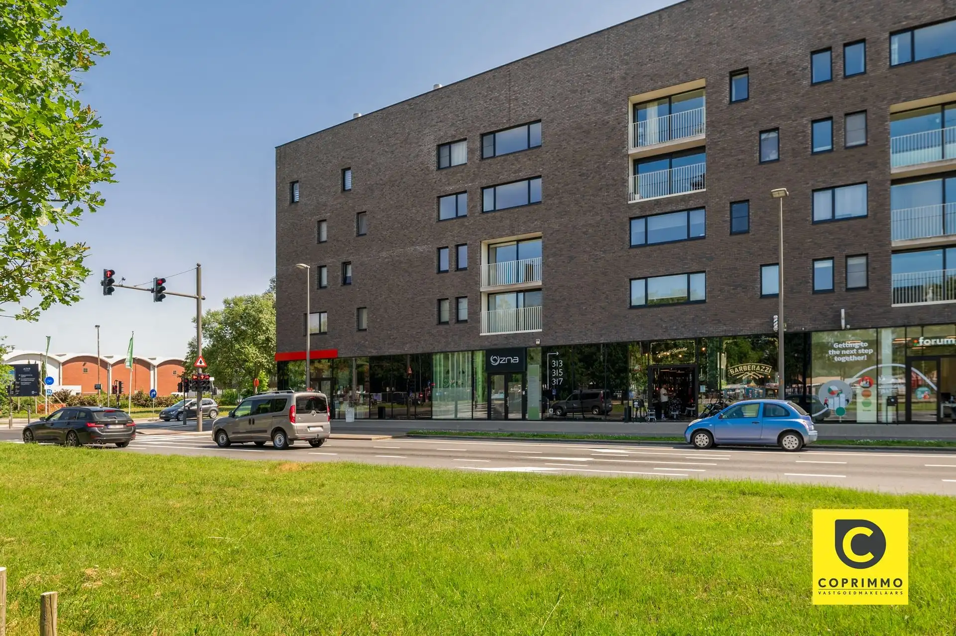 Veelzijdig handelspand/kantoor foto {{pictureIndex}}