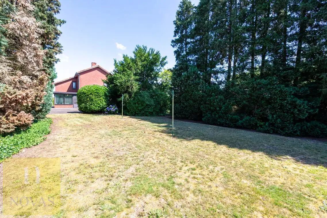 Op heel fijne locatie, 4 slaapkamers, 10are30ca, aan rand van het centrum foto 26